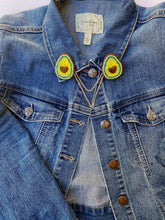 Load image into Gallery viewer, Avocado Collar Chain Brooch